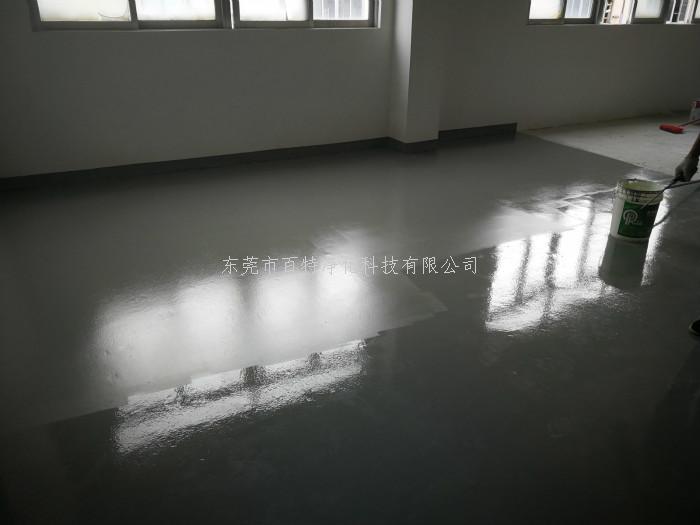 東莞市謝崗工地環氧薄塗啞光地板施工中（zhōng）